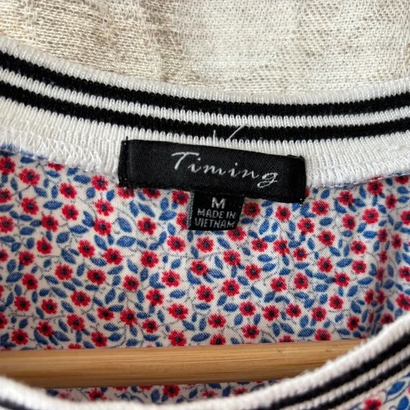 Floral Blouse with Boxy Fit and Ringer Tee Style Ribbing - Picture 4 of 4